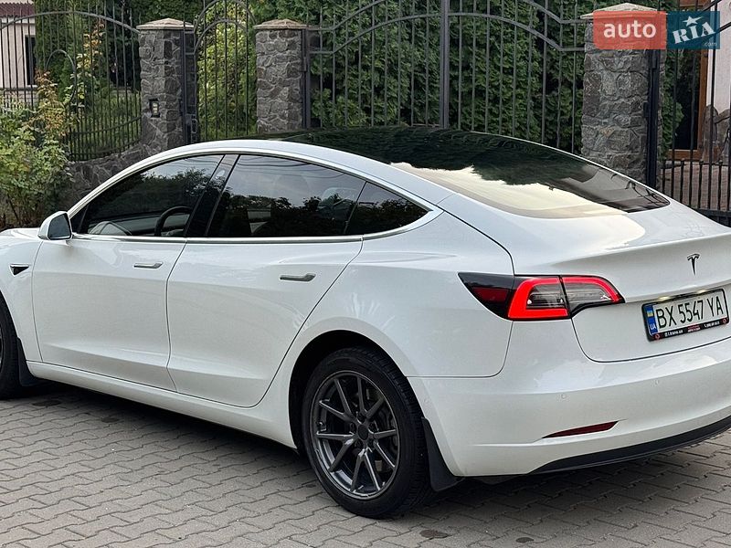 Седан Tesla Model 3 2019 в Хмельницькому
