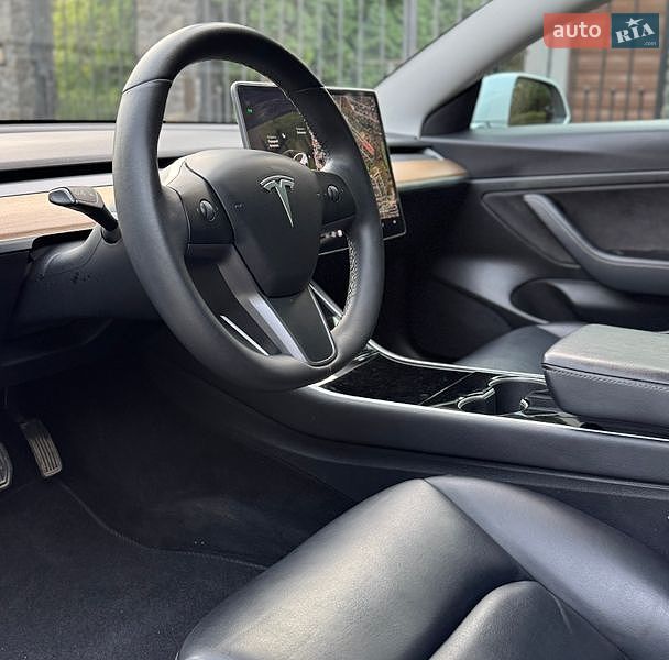 Седан Tesla Model 3 2019 в Хмельницькому
