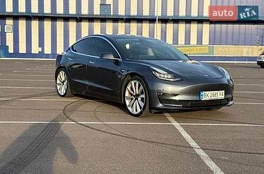 Седан Tesla Model 3 2018 в Рівному