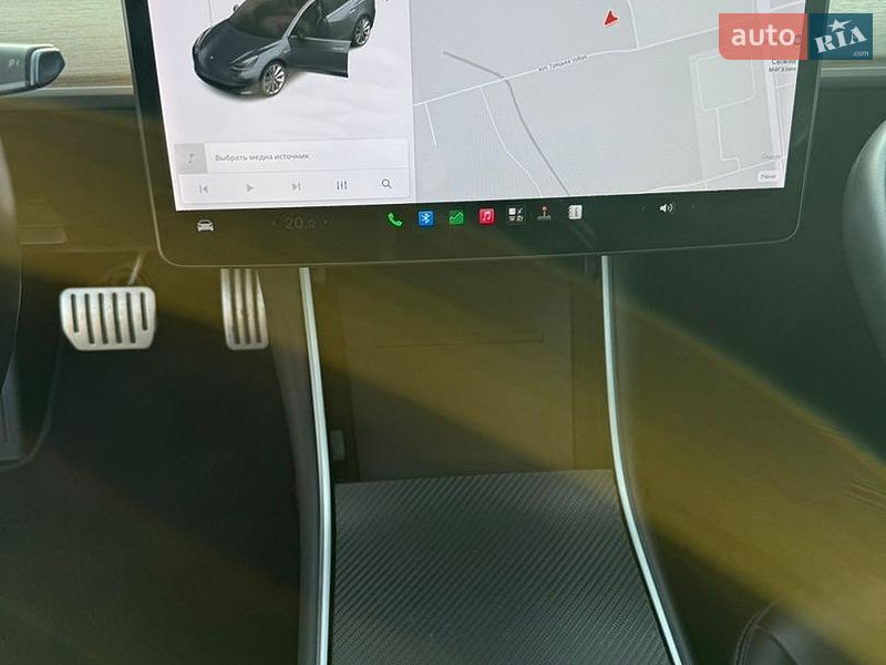 Седан Tesla Model 3 2018 в Ровно