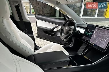 Седан Tesla Model 3 2018 в Львове