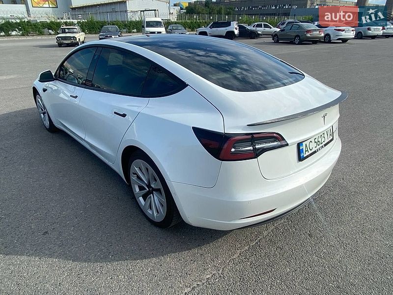Седан Tesla Model 3 2021 в Дніпрі