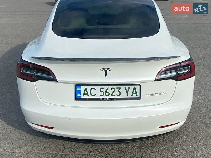 Седан Tesla Model 3 2021 в Дніпрі