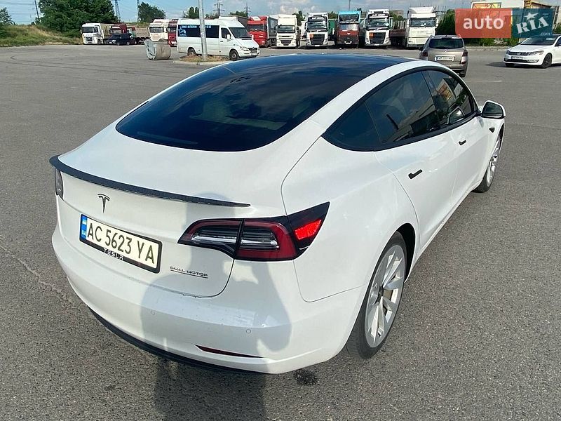 Седан Tesla Model 3 2021 в Дніпрі
