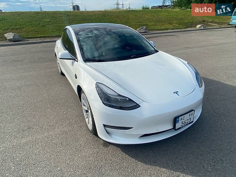 Седан Tesla Model 3 2021 в Дніпрі