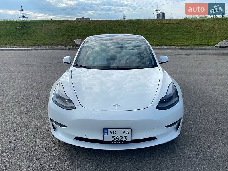 Седан Tesla Model 3 2021 в Дніпрі