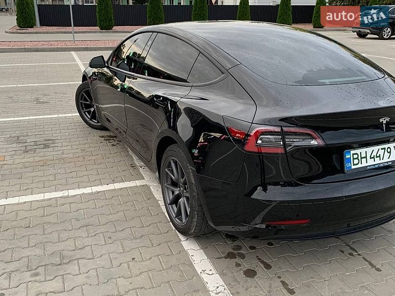 Седан Tesla Model 3 2021 в Одессе