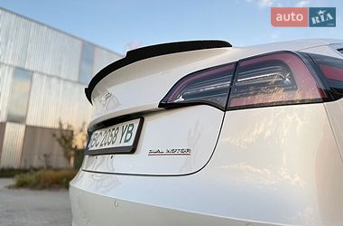 Седан Tesla Model 3 2018 в Львові