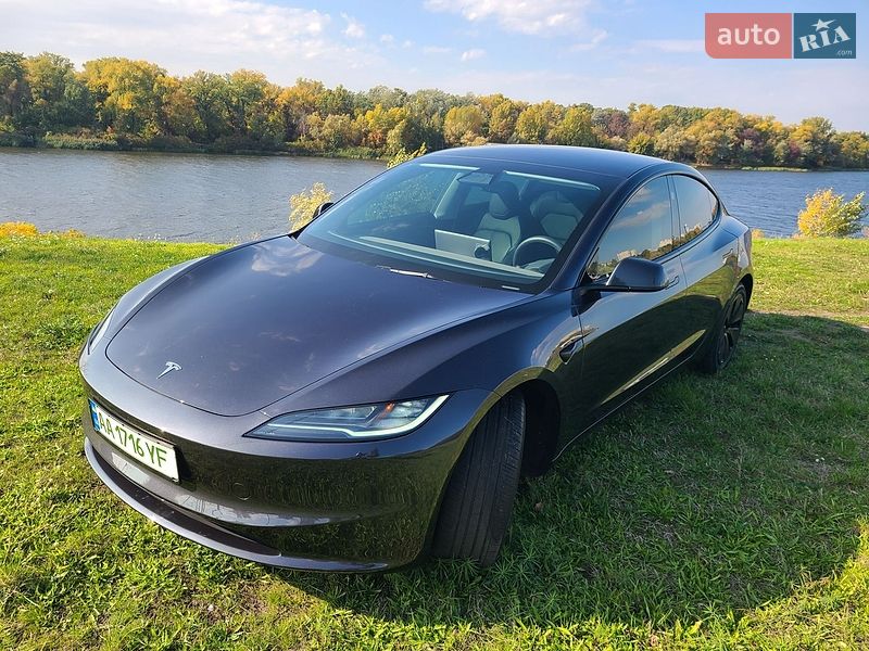 Седан Tesla Model 3 2024 в Києві