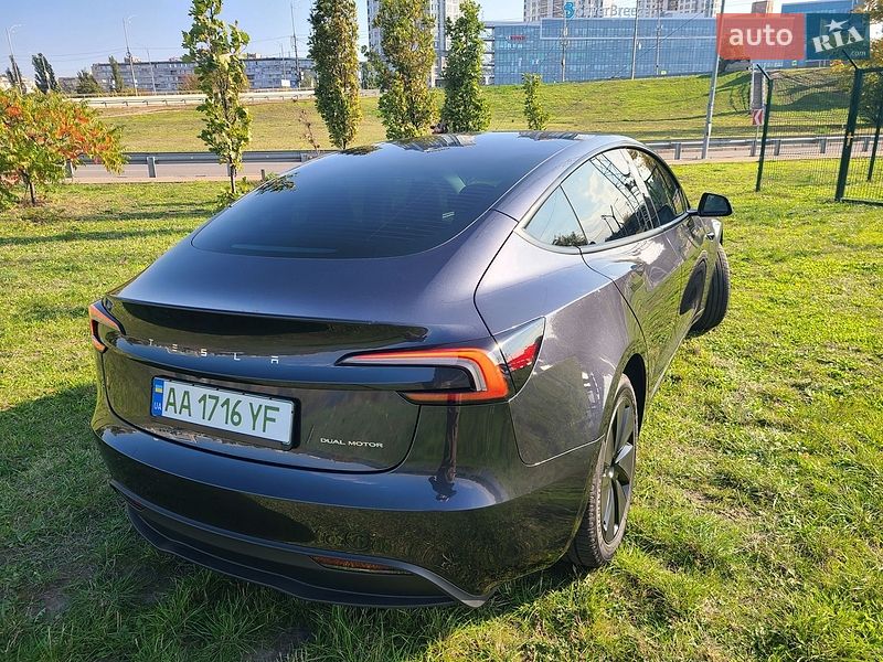 Седан Tesla Model 3 2024 в Києві