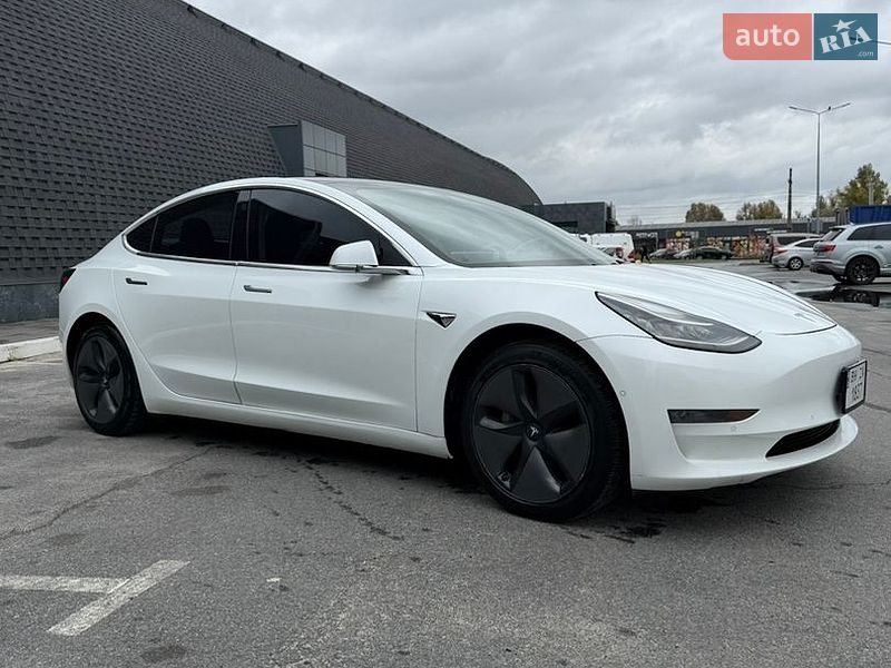 Седан Tesla Model 3 2018 в Днепре