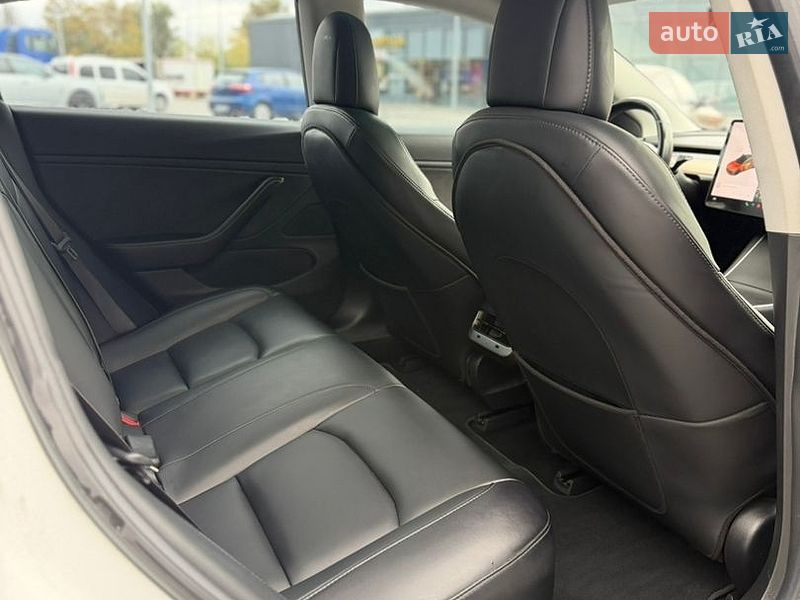 Седан Tesla Model 3 2018 в Днепре