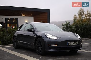 Седан Tesla Model 3 2023 в Брюховичах