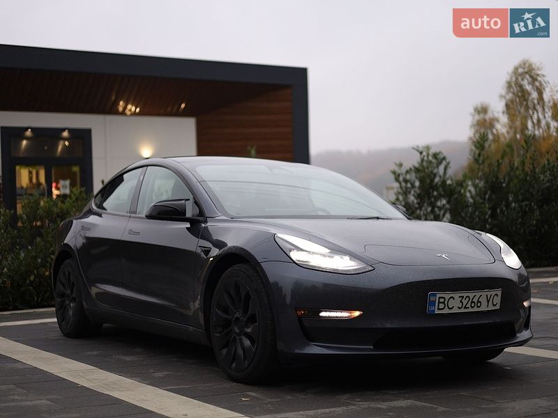 Tesla Model 3 2023
