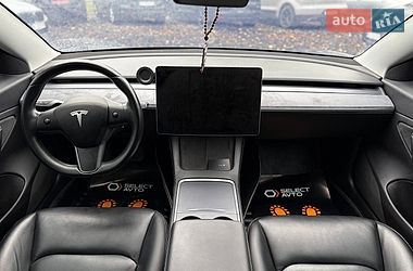 Седан Tesla Model 3 2019 в Мостиській
