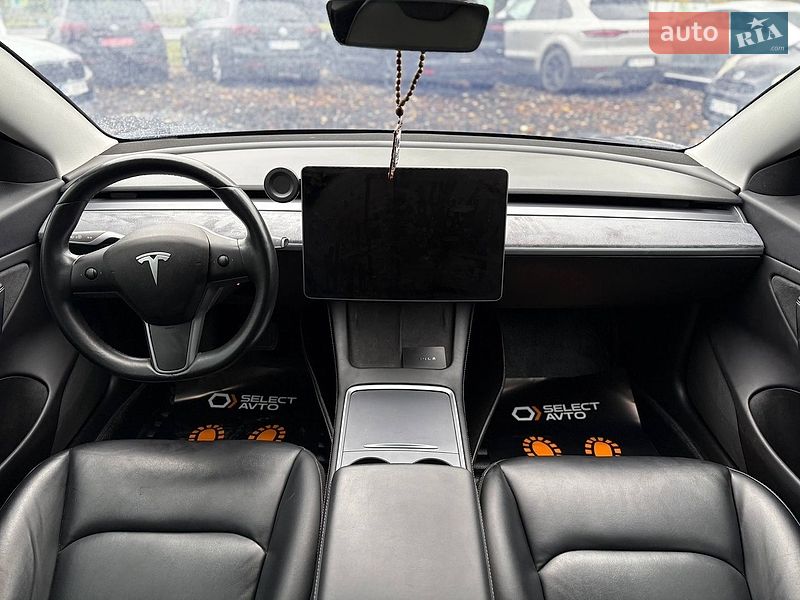 Седан Tesla Model 3 2019 в Мостиській