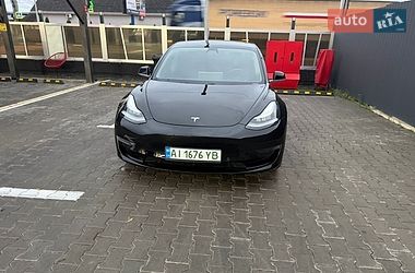 Седан Tesla Model 3 2020 в Києві