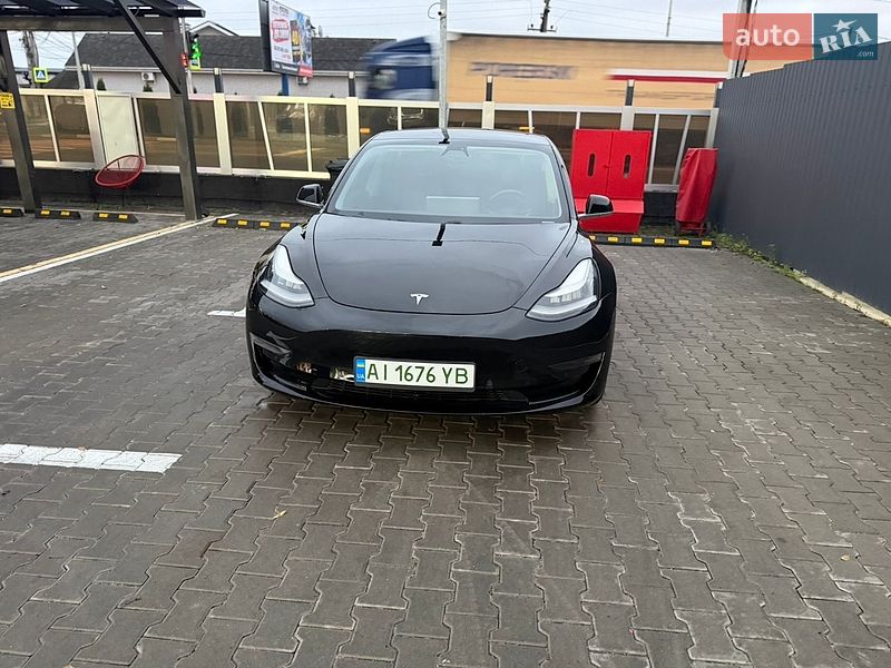 Седан Tesla Model 3 2020 в Києві