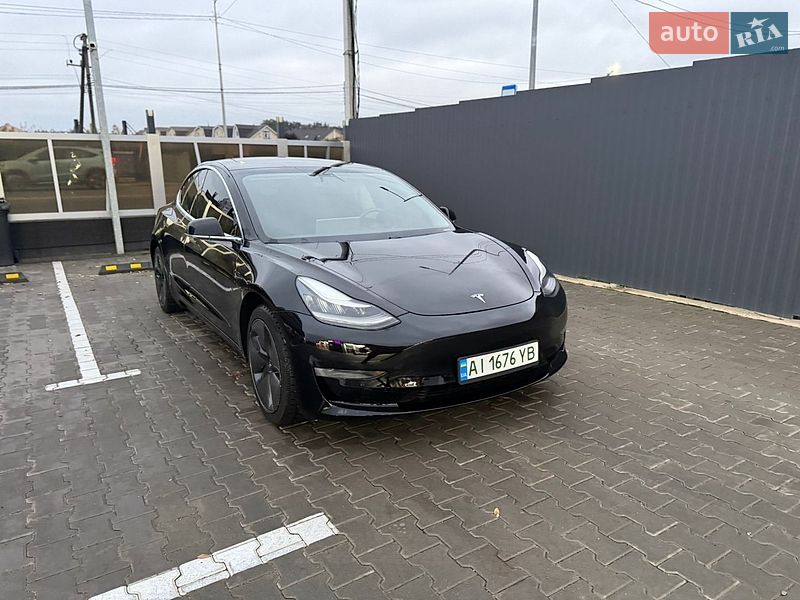 Седан Tesla Model 3 2020 в Києві