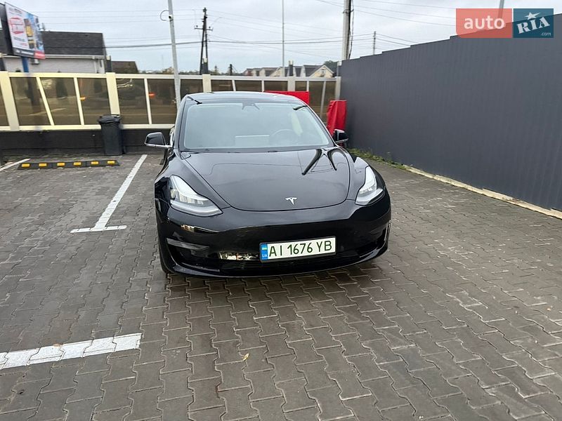 Седан Tesla Model 3 2020 в Києві
