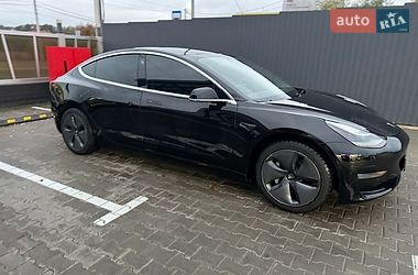 Седан Tesla Model 3 2020 в Києві