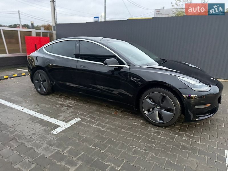 Седан Tesla Model 3 2020 в Києві