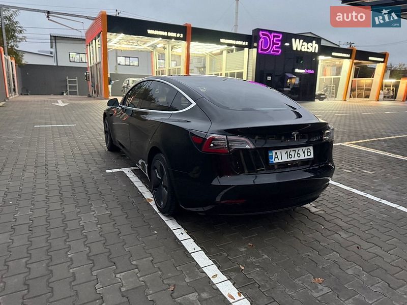 Седан Tesla Model 3 2020 в Києві