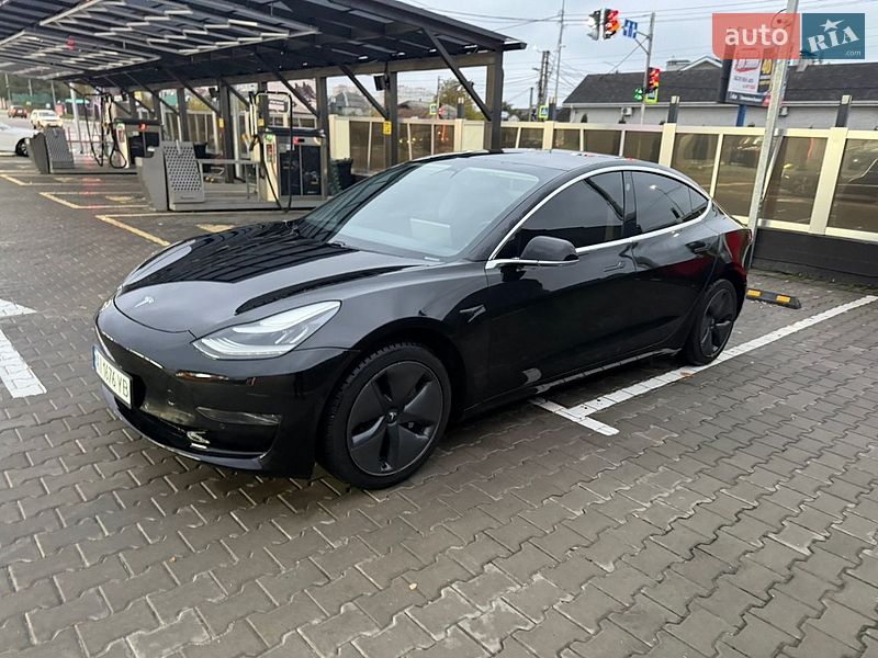 Седан Tesla Model 3 2020 в Києві