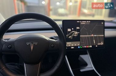 Седан Tesla Model 3 2020 в Києві