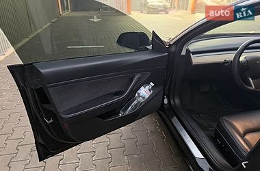 Седан Tesla Model 3 2020 в Києві