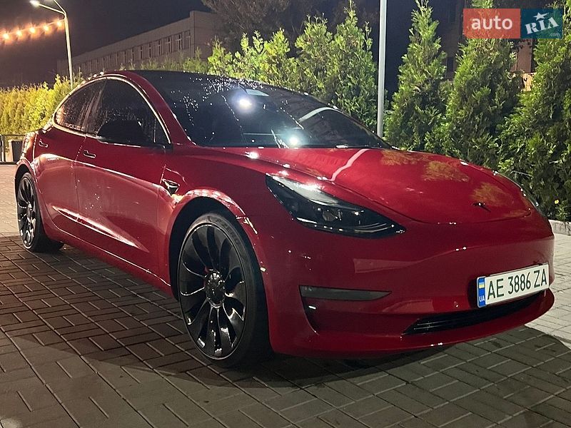 Седан Tesla Model 3 2022 в Дніпрі