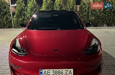 Седан Tesla Model 3 2022 в Дніпрі