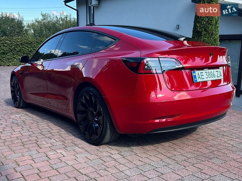 Седан Tesla Model 3 2022 в Дніпрі