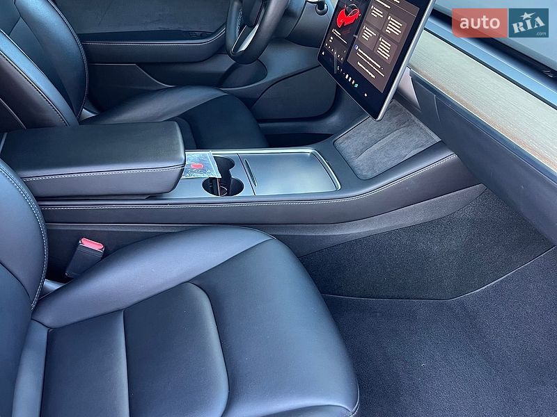 Седан Tesla Model 3 2022 в Дніпрі