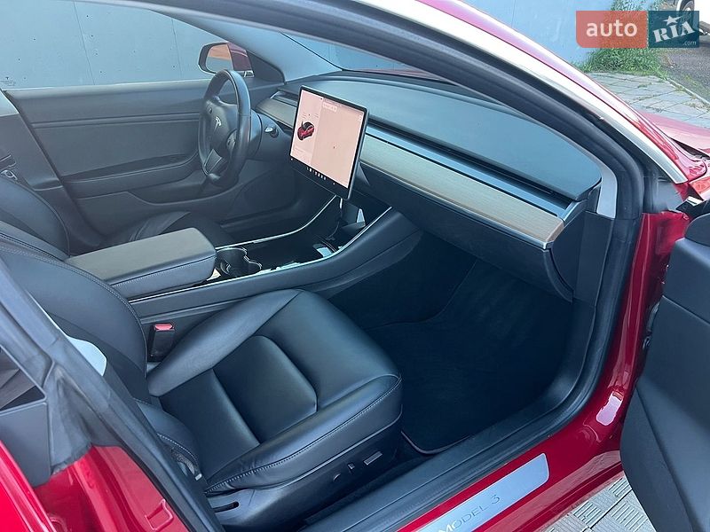 Седан Tesla Model 3 2018 в Харькове