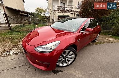 Седан Tesla Model 3 2019 в Трускавці