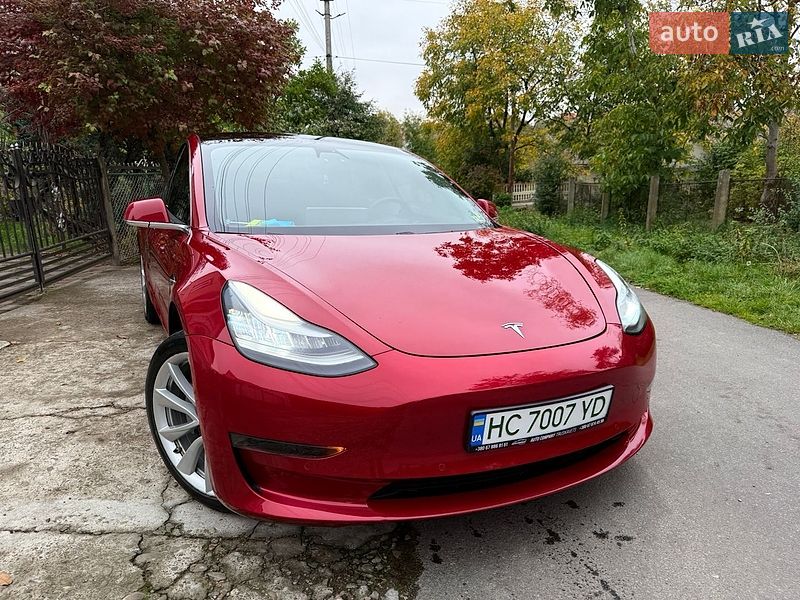 Седан Tesla Model 3 2019 в Трускавці