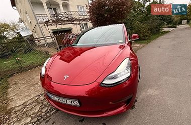 Седан Tesla Model 3 2019 в Трускавце