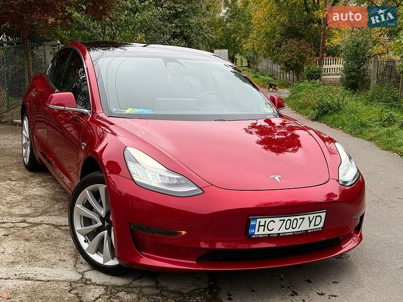 Седан Tesla Model 3 2019 в Трускавці