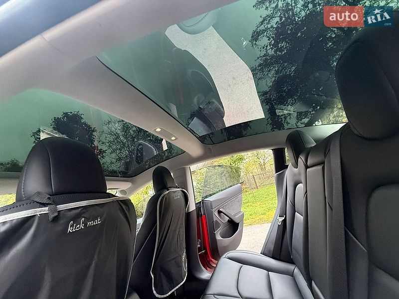 Седан Tesla Model 3 2019 в Трускавці