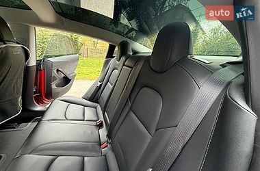 Седан Tesla Model 3 2019 в Трускавці