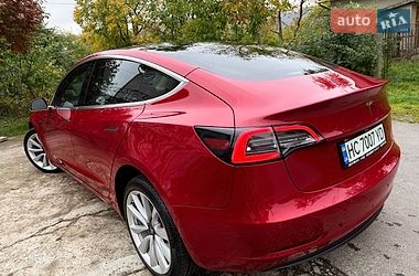 Седан Tesla Model 3 2019 в Трускавці