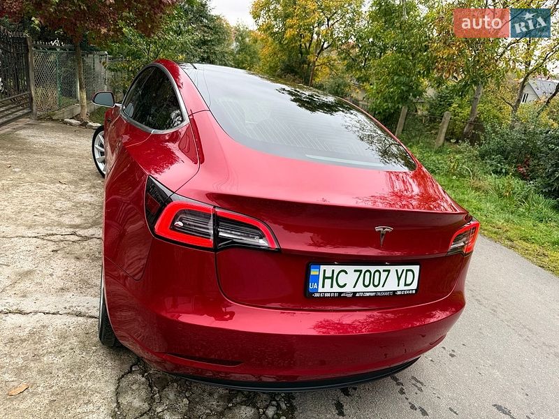 Седан Tesla Model 3 2019 в Трускавце