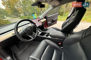 Седан Tesla Model 3 2019 в Трускавці
