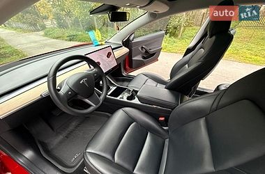Седан Tesla Model 3 2019 в Трускавці