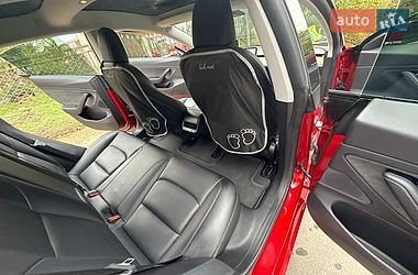 Седан Tesla Model 3 2019 в Трускавці