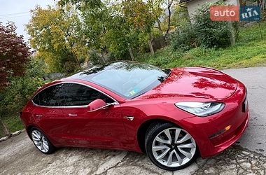 Седан Tesla Model 3 2019 в Трускавці