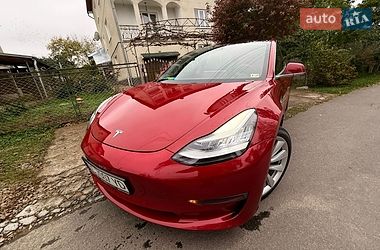 Седан Tesla Model 3 2019 в Трускавці