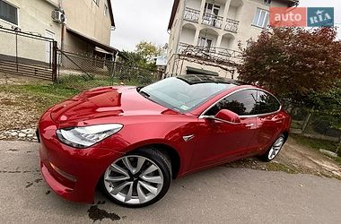 Седан Tesla Model 3 2019 в Трускавці