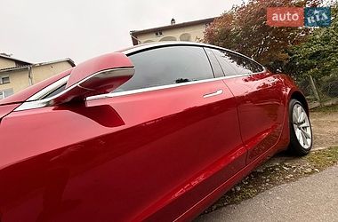 Седан Tesla Model 3 2019 в Трускавці